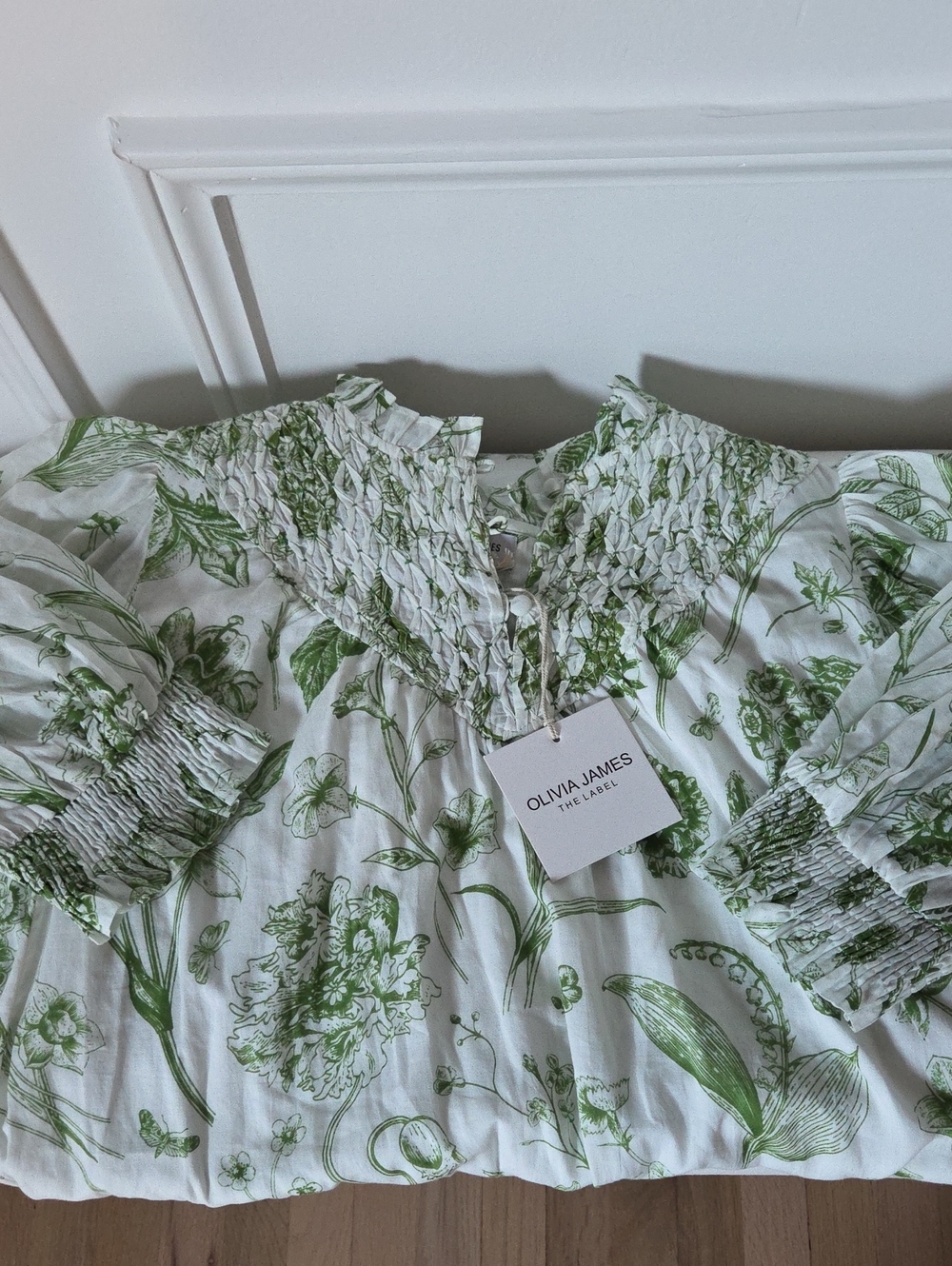 Olivia James The Label Size M Green Floral Smocked Women's Top